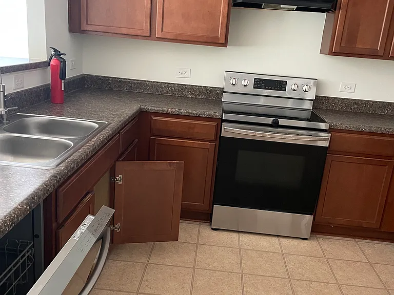 2024 Blue Iris Dr — Photo 5