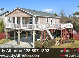 206 Bayview St, Pass Christian, MS 39571