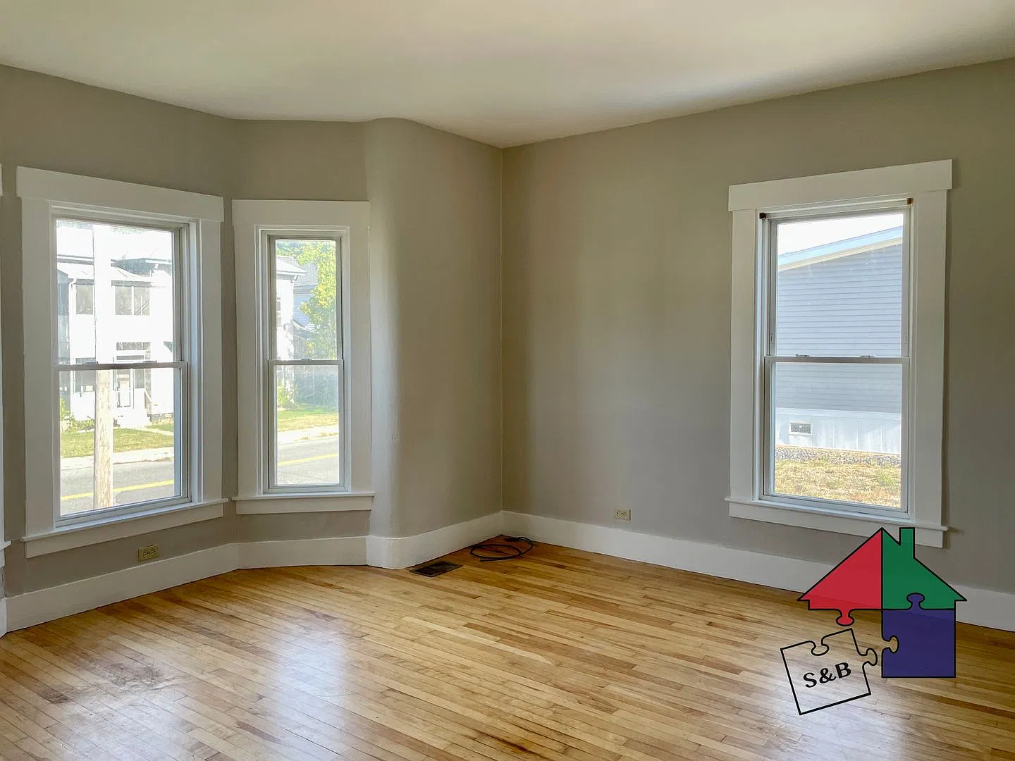 49 Maple Ave — Photo 3