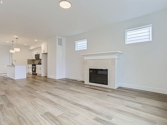 Kitchen/Family Room>