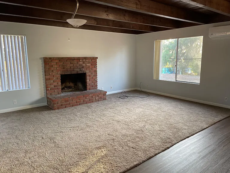 864 Osborne St — Photo 12