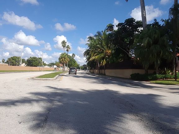 4th image of 20435 NE 10th Ct