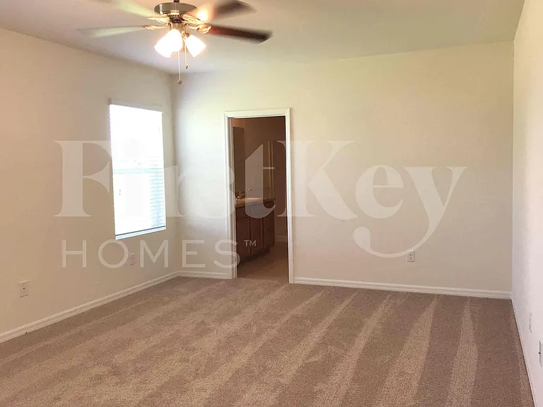 625 SW 25th Ter — Photo 16