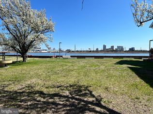 1512 W Riverside Dr, Atlantic City, NJ 08401