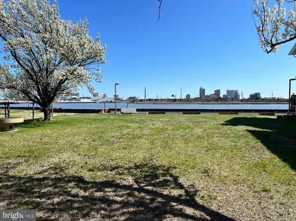 1512 W Riverside Dr, Atlantic City, NJ 08401