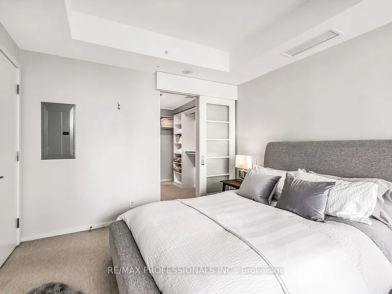 180 University Ave #2403 — Photo 17