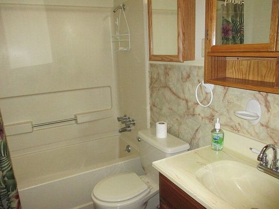 5th image of 213 Buena Vista Dr