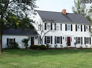 11623 Forest View Dr, Chardon, OH 44024