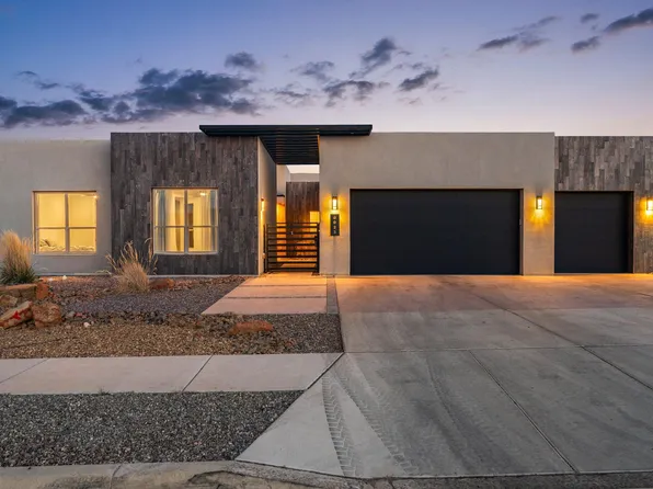 8023 Victoria Dr NW, Albuquerque, NM 87120