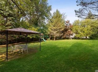 Abington Pl, Northport, NY 11768