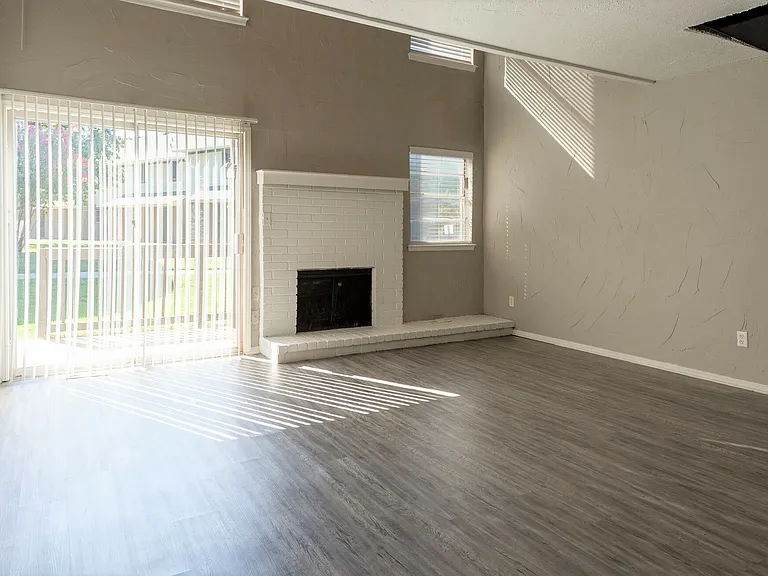 Rock Canyon Apartments — Photo 9