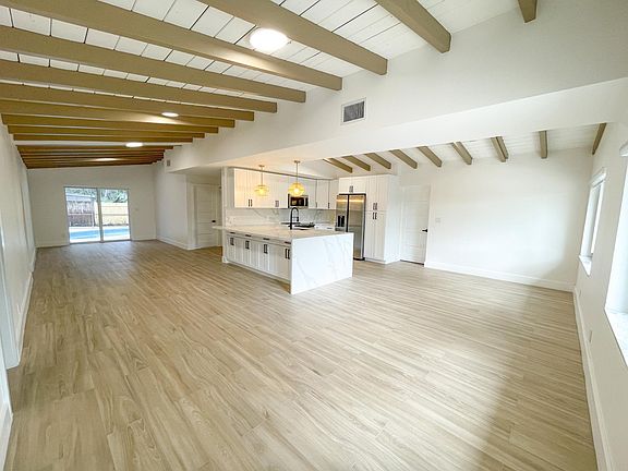 4th image of 1523 SW 19th Ave