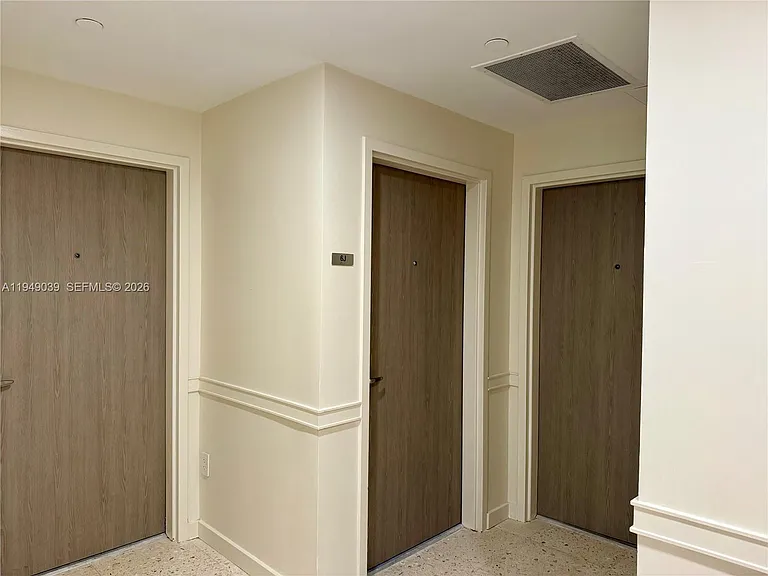 225 Collins Ave #6J — Photo 8