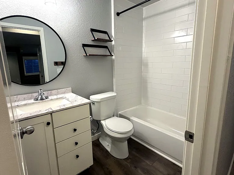 15661 Lake Mist Dr — Photo 22