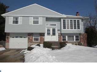 106 Cambridge Dr, Cinnaminson, NJ 08077