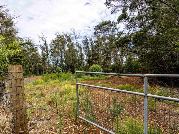 1939 Piiholo Rd #B, Makawao, HI 96768