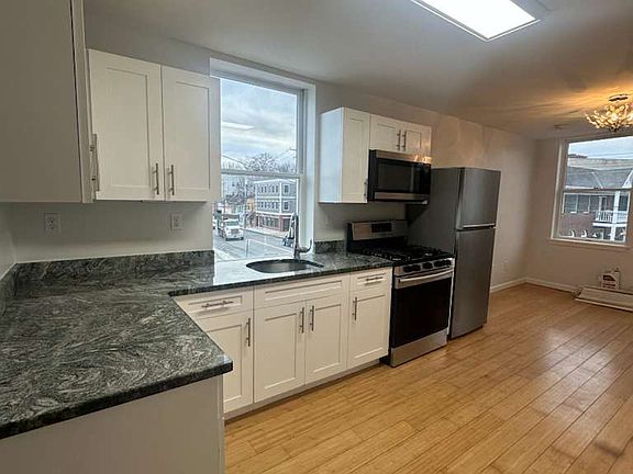 2nd image of 51 Greenwich Ave Suite 2