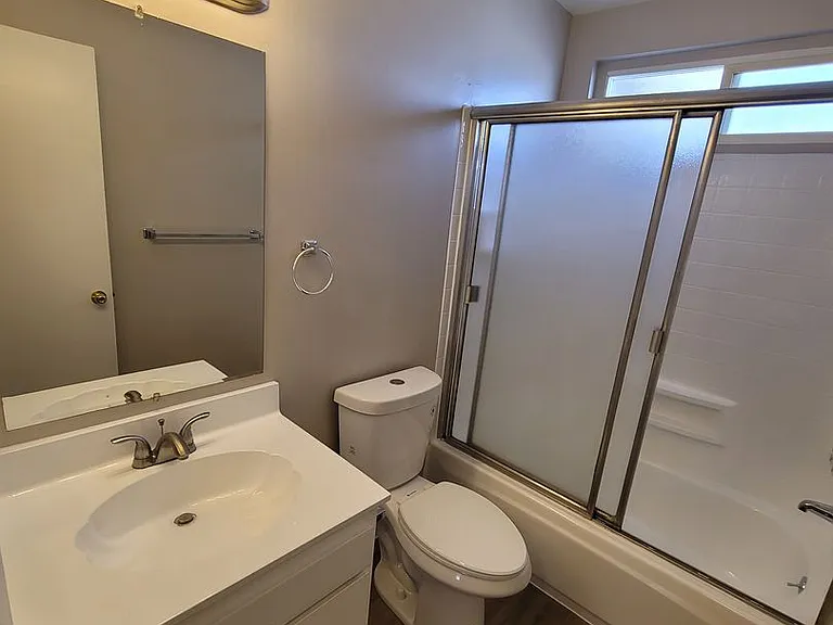 1029 W Magnolia Ave — Photo 11