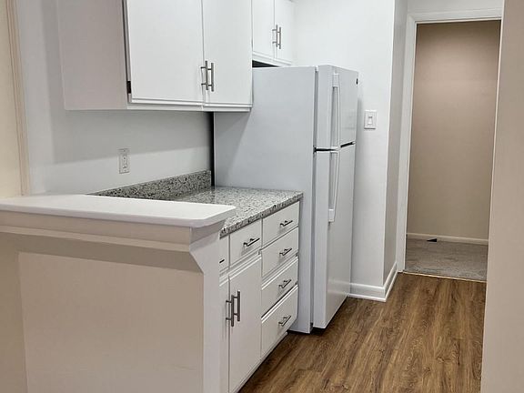 2nd image of 1931 Wilson Ln APT 204