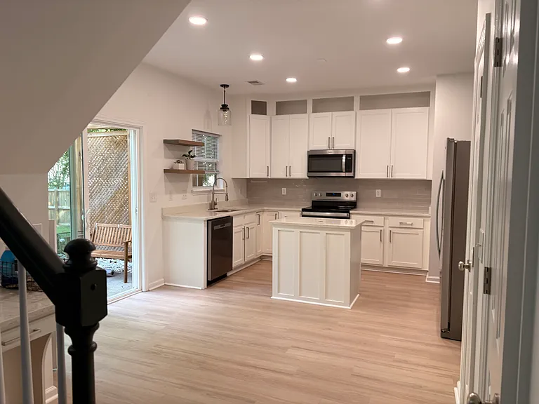 8506 Falling Leaf Ln — Photo 3