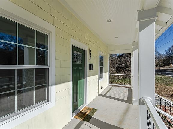 3rd image of 147 E Catawba Ave