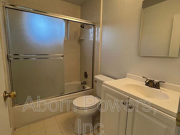 2nd image of 2423 Q St APT 1