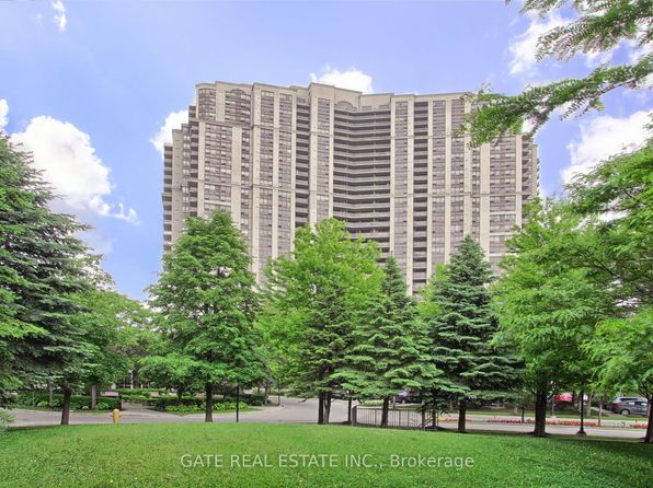 700 Humberwood Blvd #Penthouse 31, Toronto, ON M9W 7J4