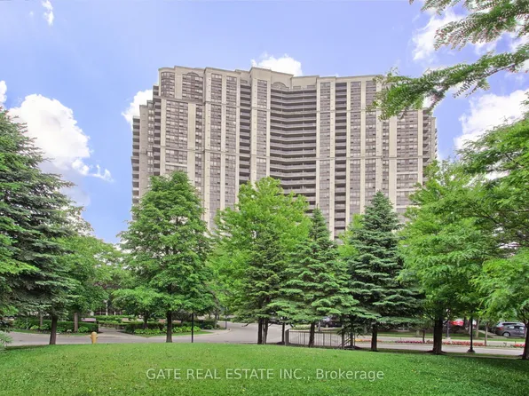 700 Humberwood Blvd #Penthouse 31, Toronto, ON M9W 7J4