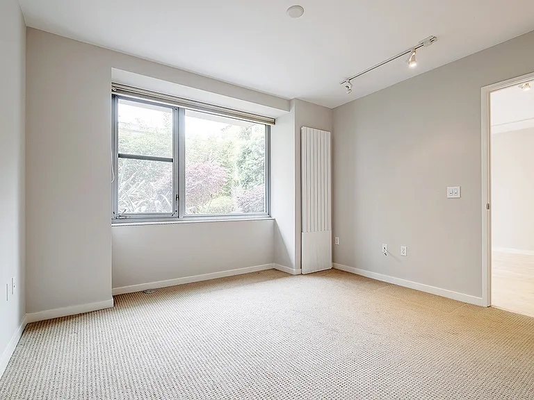 1840 Washington St #202 — Photo 16