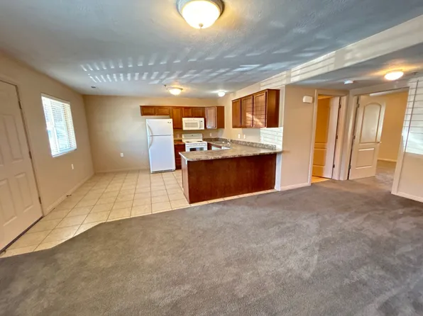 Spruce Street Apartments