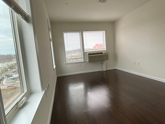 4th image of 58 Lake St #305