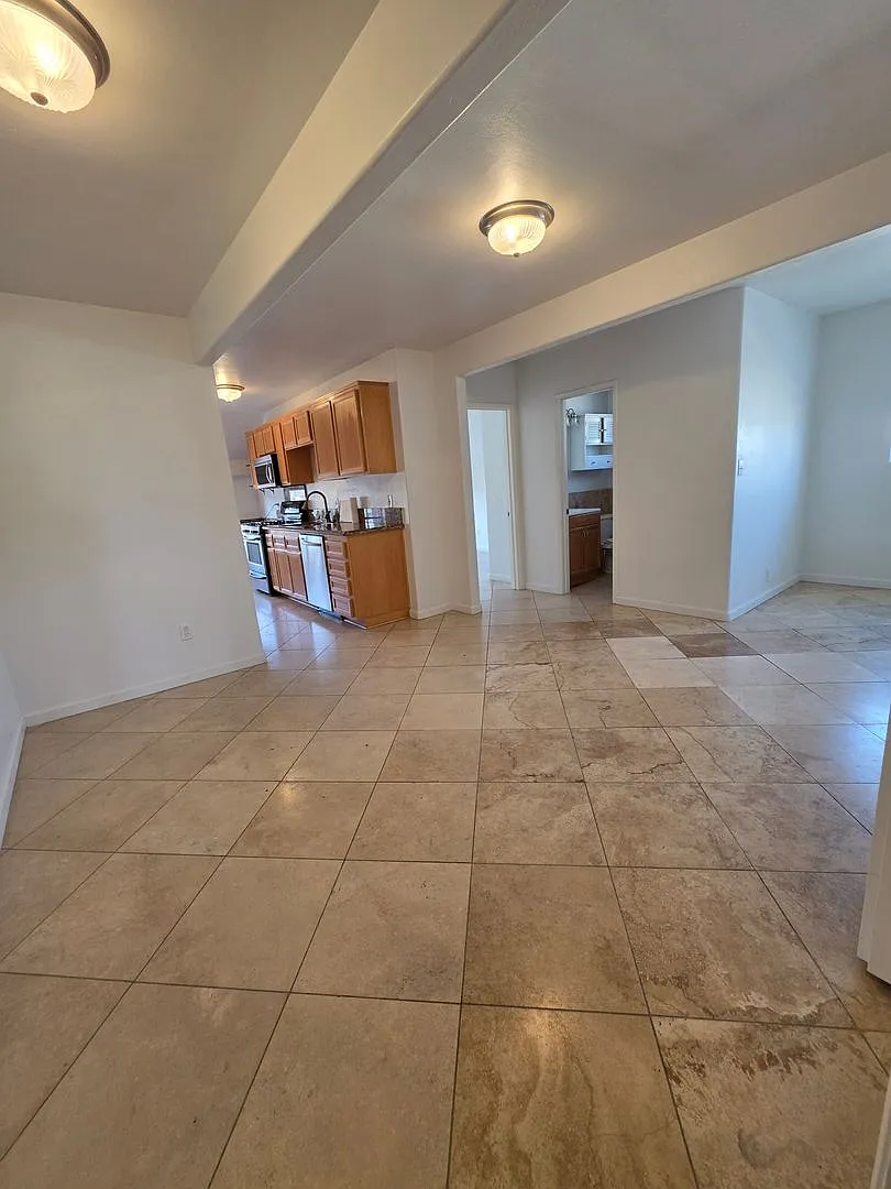 7120 — Photo 1