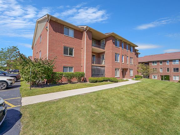 2nd image of 6955 Heritage Cir #3-2D