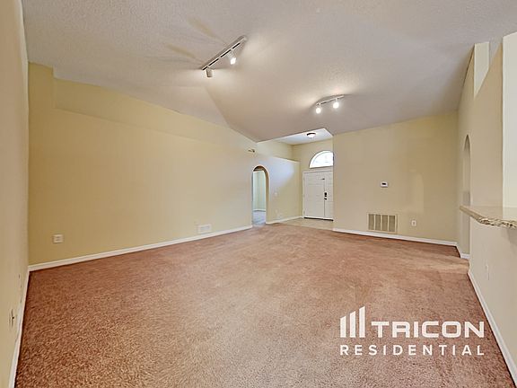 5th image of 12806 Lake Vista Dr