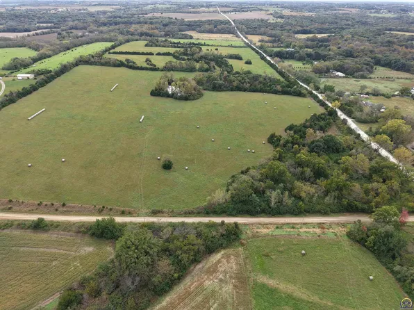 16450 106th Rd, Hoyt, KS 66440