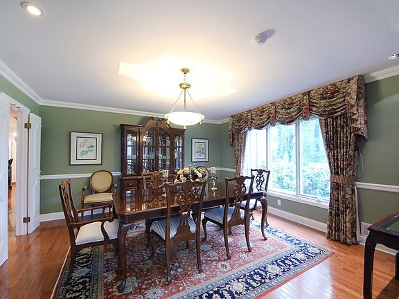 5th image of 472 Long Hill Dr