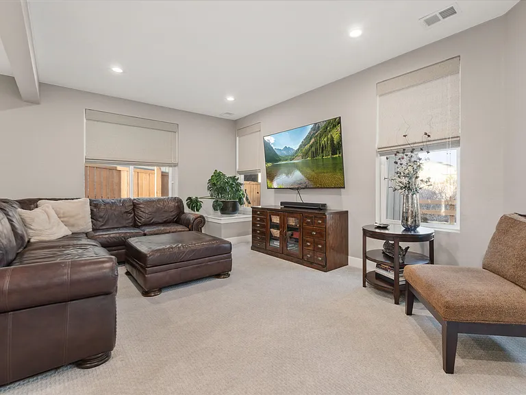 10045 Tall Oaks St — Photo 43