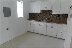 4th image of 3961 Tuskegee Dr