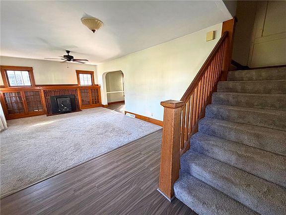 3rd image of 158 Edgewood Ave