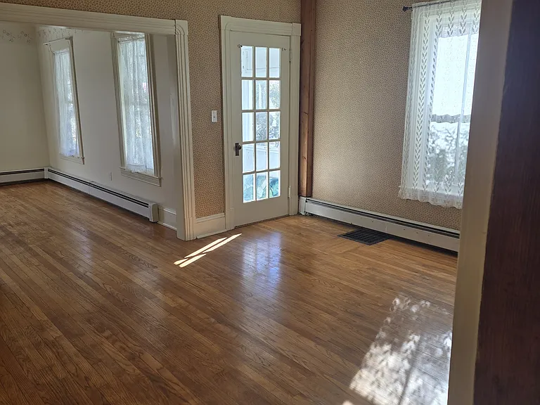 DR showing door to enclosed sun porch
