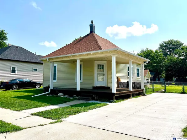 1014 N Nebraska Ave, York, NE 68467