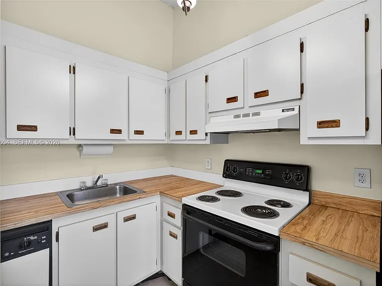 1954 Windsor Dr #1954 — Photo 15