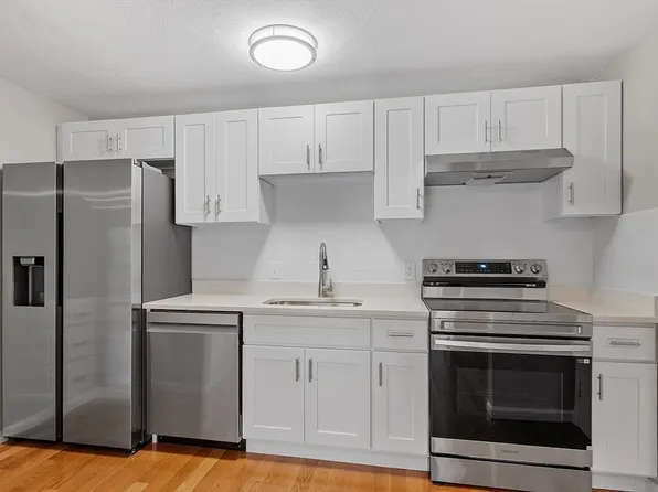 5 Washington St APT D2, Reading, MA 01867