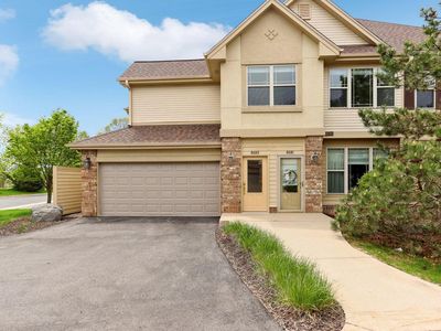 8683 South Deerwood LANE, Franklin, WI, 53132