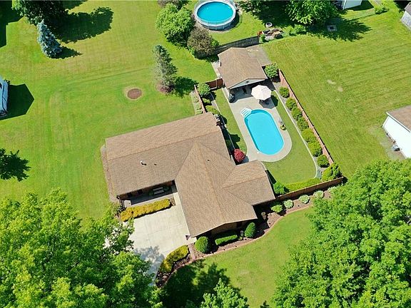 3rd image of 1189 Julia Dr