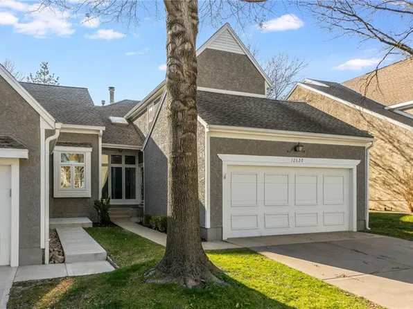 12620 Barkley St, Overland Park, KS 66209