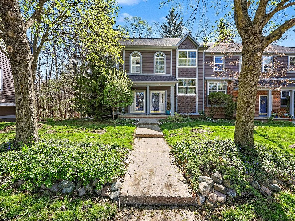 1st image of 220 Lyn Anne Ct
