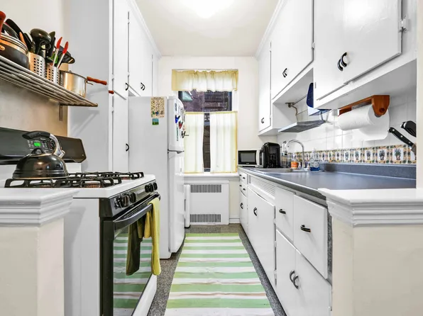 84-51 Beverly Road image 10 of 20