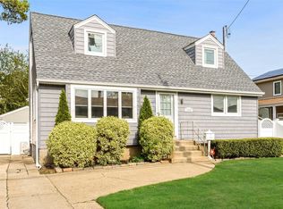 1636 Park Ave, Merrick, NY 11566