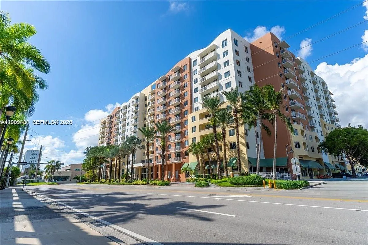 Venture At Aventura East — Photo 1